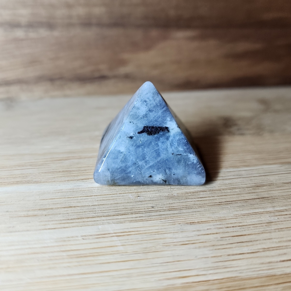 Labradorite Pyramid - Picture 3 of 5